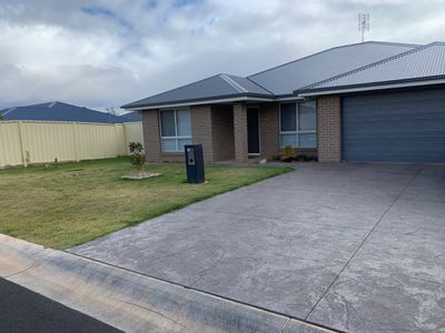 12 Mortlock Avenue, Dubbo