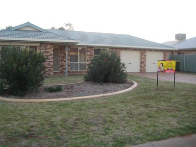 16 Doncaster Avenue, Dubbo