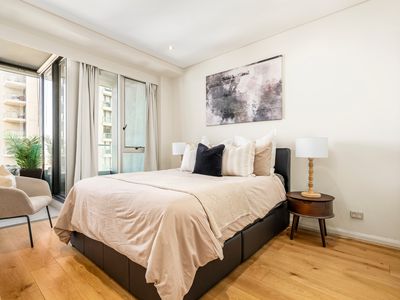 4302 / 93 Liverpool Street, Sydney