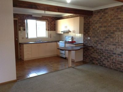 2 / 11 Commerce Drive, Warilla