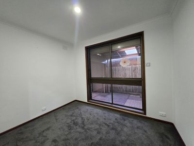 8 Snowy Court, Werribee