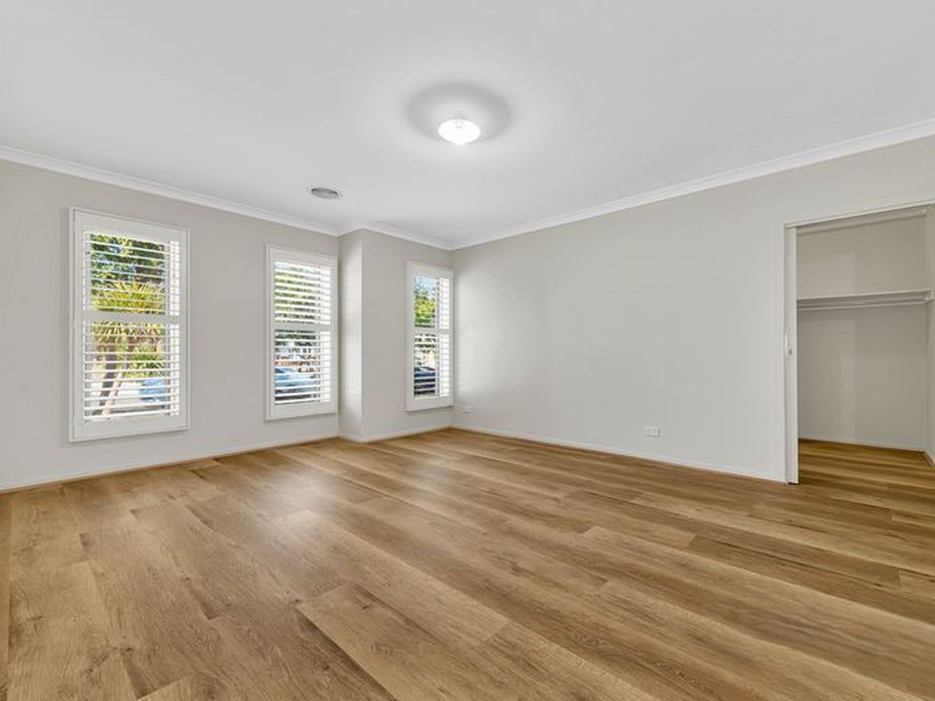 14 Aquitane Drive, Cranbourne East