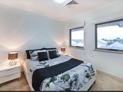 11 / 45 Tidewater Way, Ascot