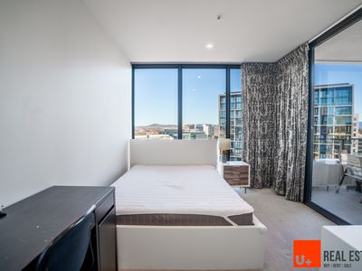 122 / 45 West Row, City
