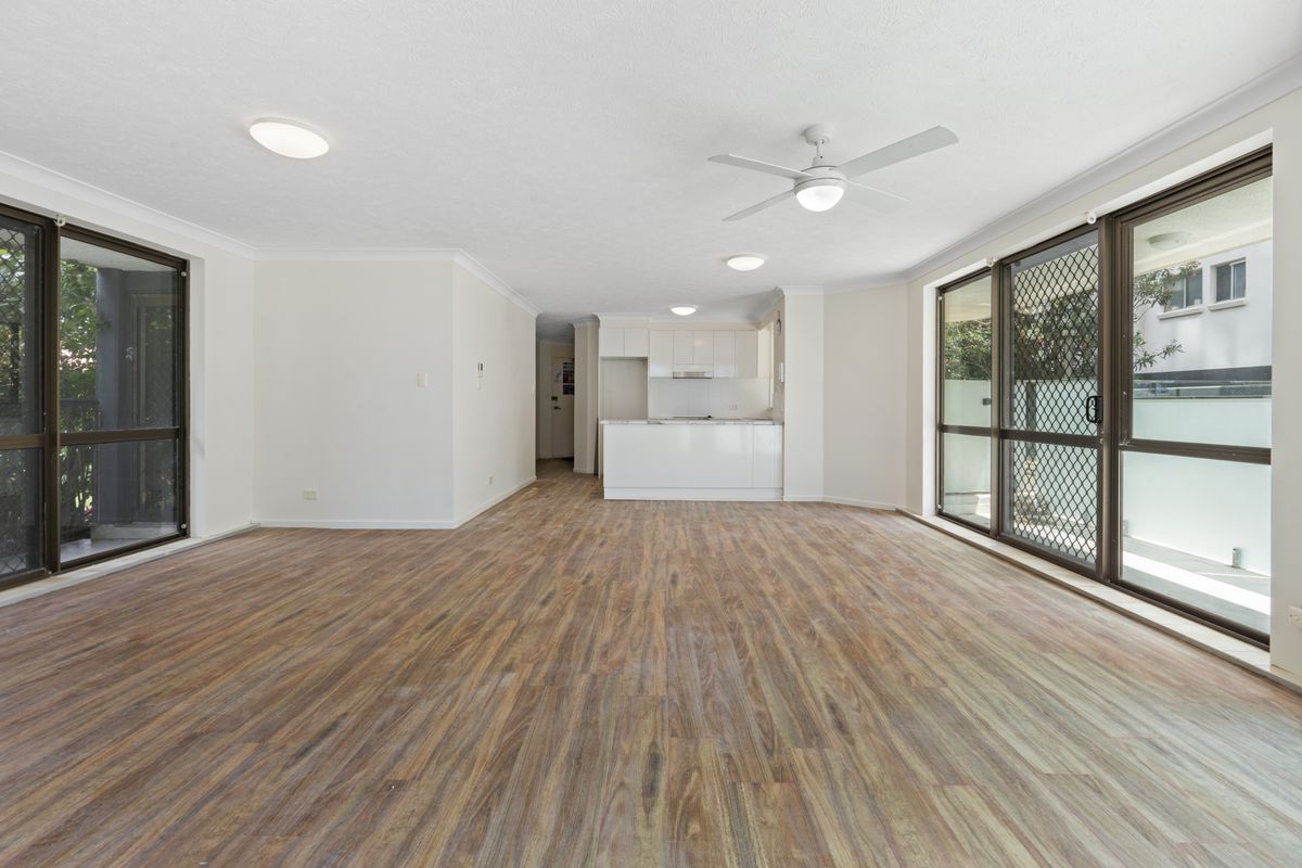 1 / 164 The Esplanade, Burleigh Heads