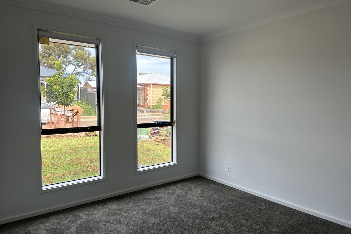 4 Raylene Court, Blakeview