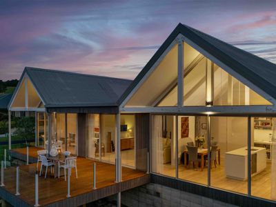 335 Highcliff Road, Highcliff