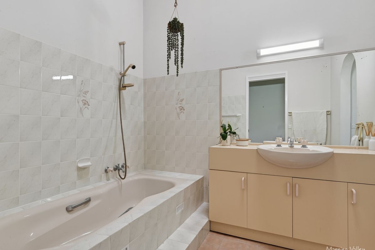 467 Tallwood Drive, Rainbow Flat