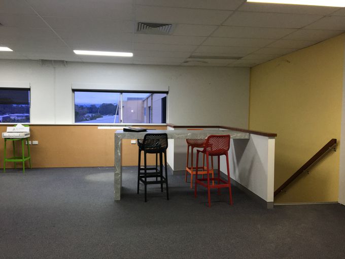 Unit 2, 3 and 4  / 18  Tectonic Crescent , Kunda Park