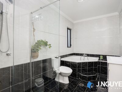 2 Yeronga Close, St Johns Park