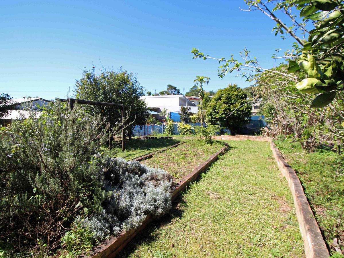 7 Cumbrian Avenue, Atherton