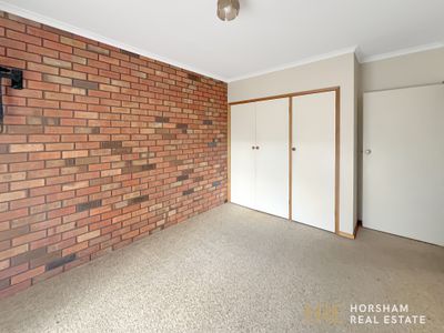 1 / 16 James Street, Horsham