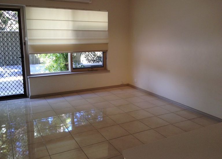 9 / 4 Keen Avenue, Glenelg East