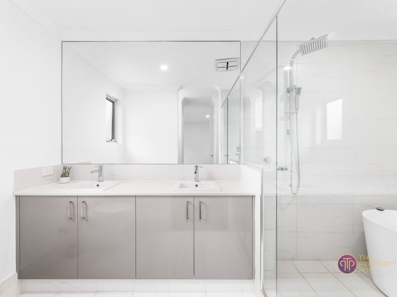17 Simcoe Way, Caversham