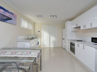 10 Fairy Parade, Alkimos