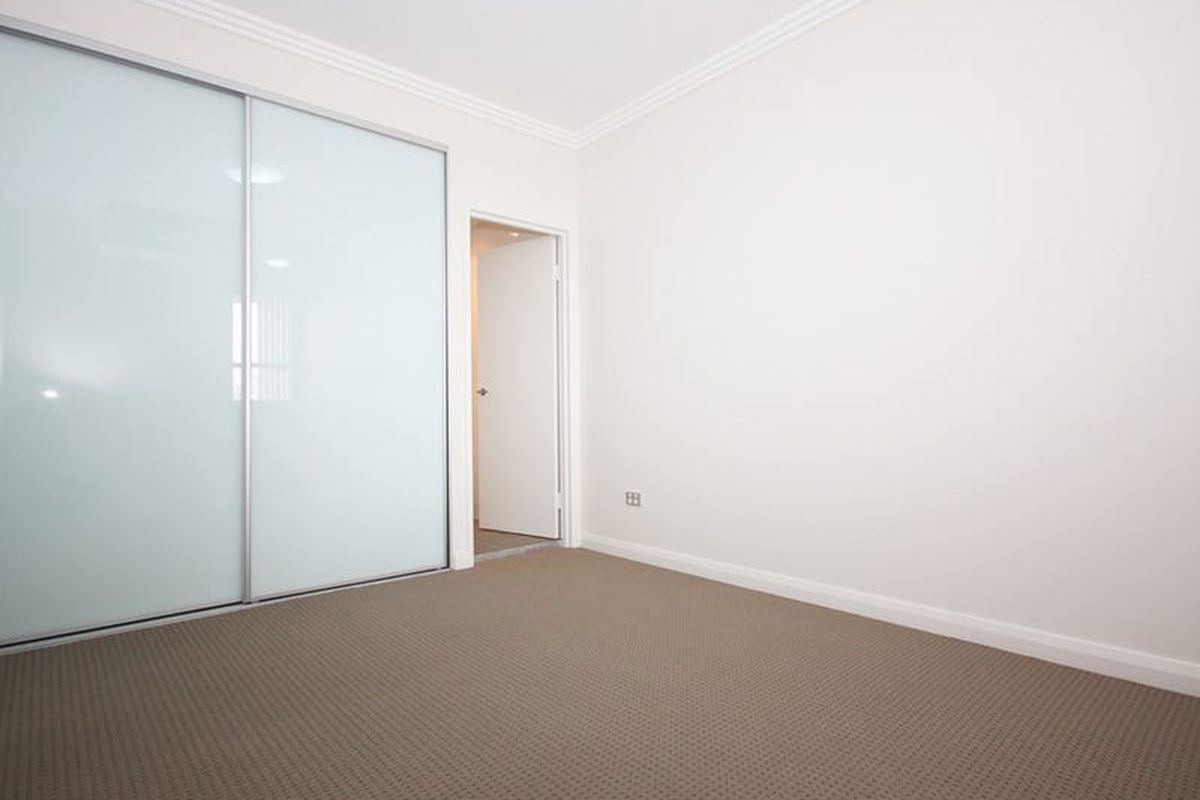 P409 / 81 Courallie Avenue, Homebush West