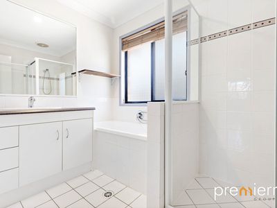 33 Collins Street, Collingwood Park