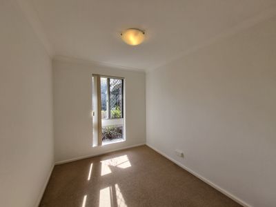 2 / 74 Mary Street, Como