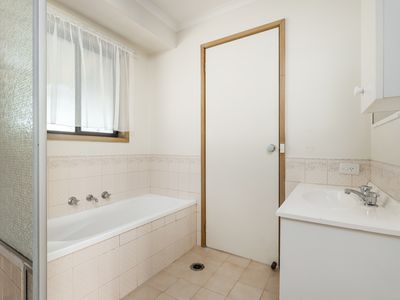 26 KENNEDIA STREET, Thurgoona