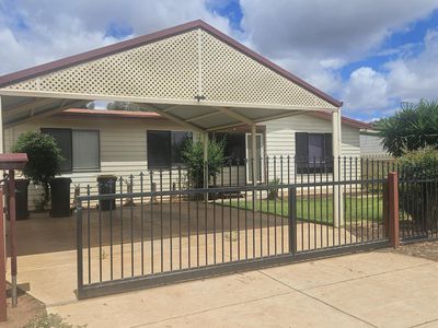 37 Hawkins Street, West Lamington