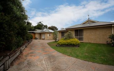 2/7 Lawrence Court, Cranbourne North