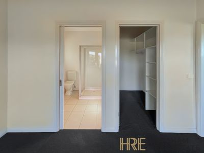 1 / 8 Dougherty Street, Horsham