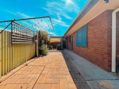 2 / 127 Boundary Street, Kerang