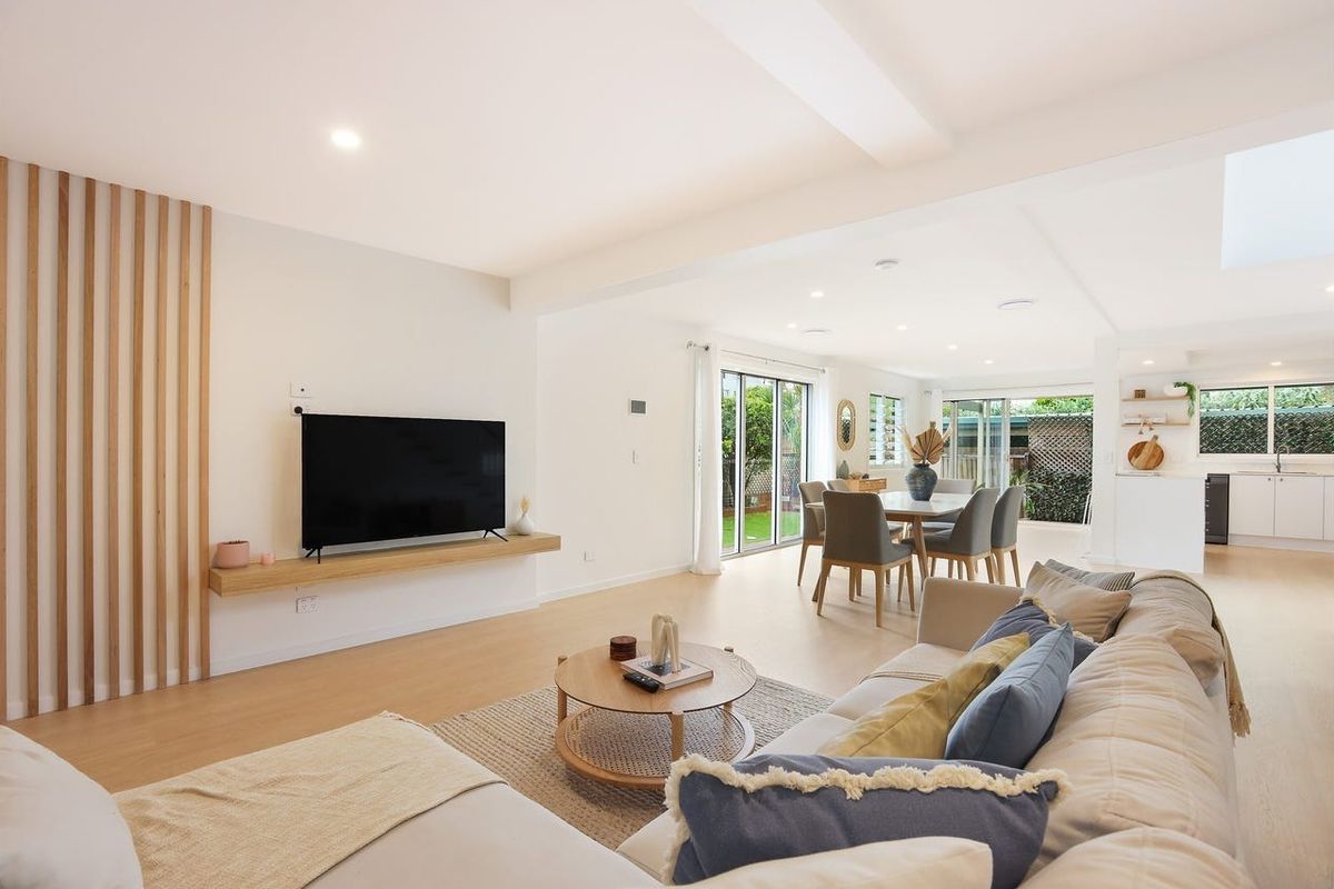 2 / 8 Wave Street, Mermaid Beach