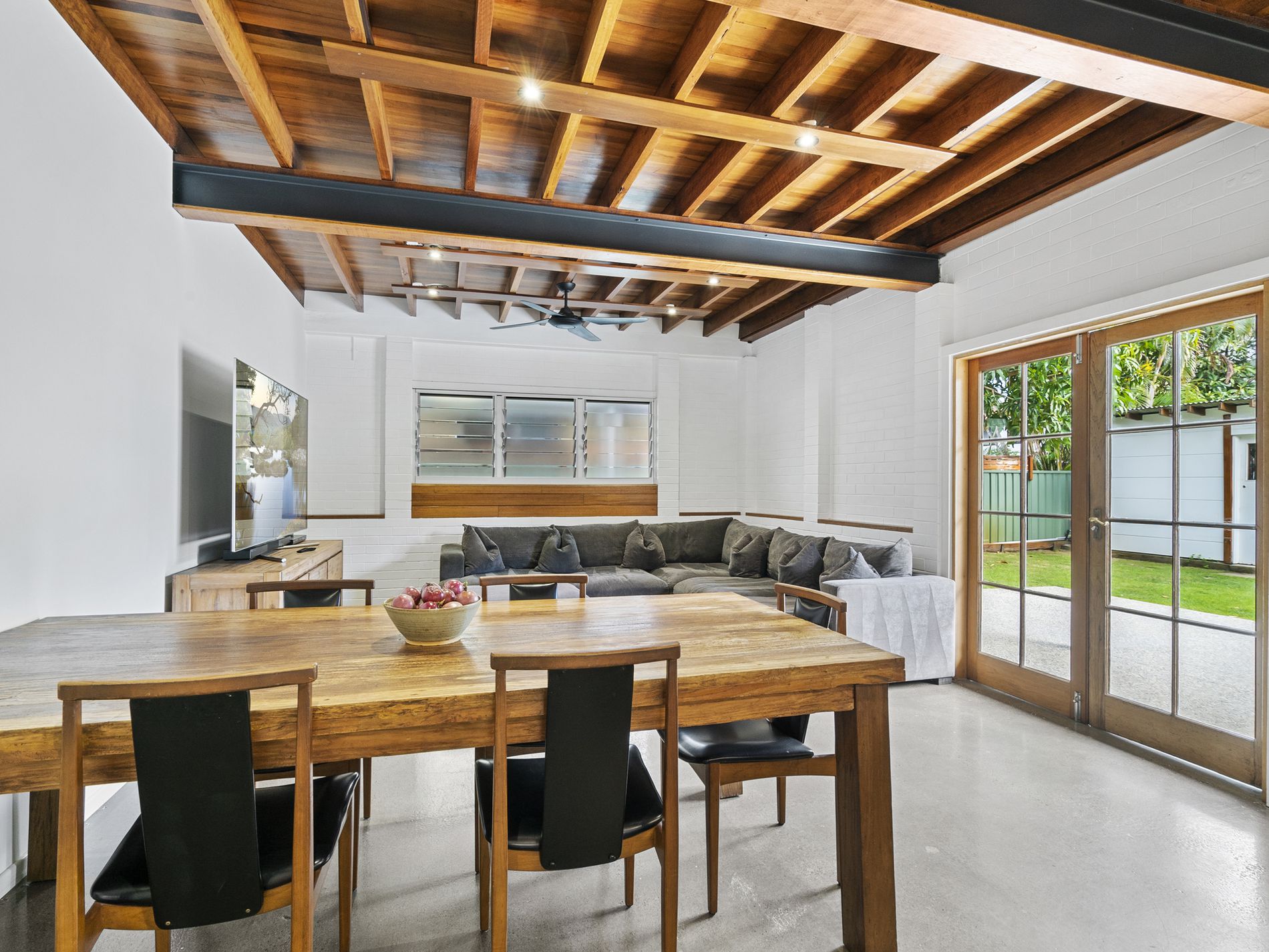 69 Tallebudgera Drive, Palm Beach