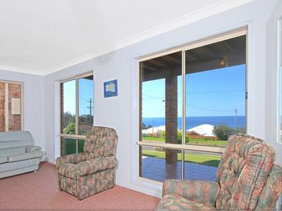 137 Mitchell Parade, Mollymook