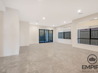 120 Yeungroon Blvd, Clyde North