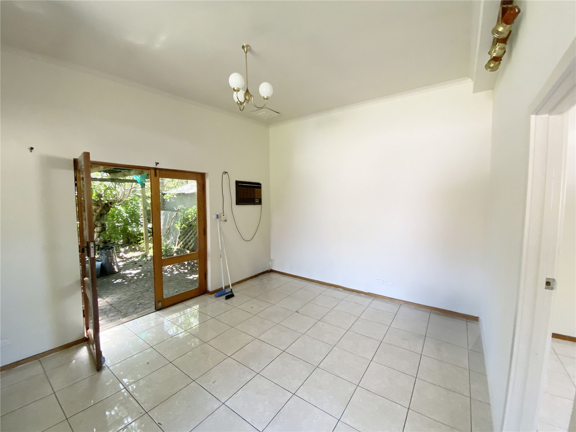 2 / 11 Neville Avenue, Clarence Gardens