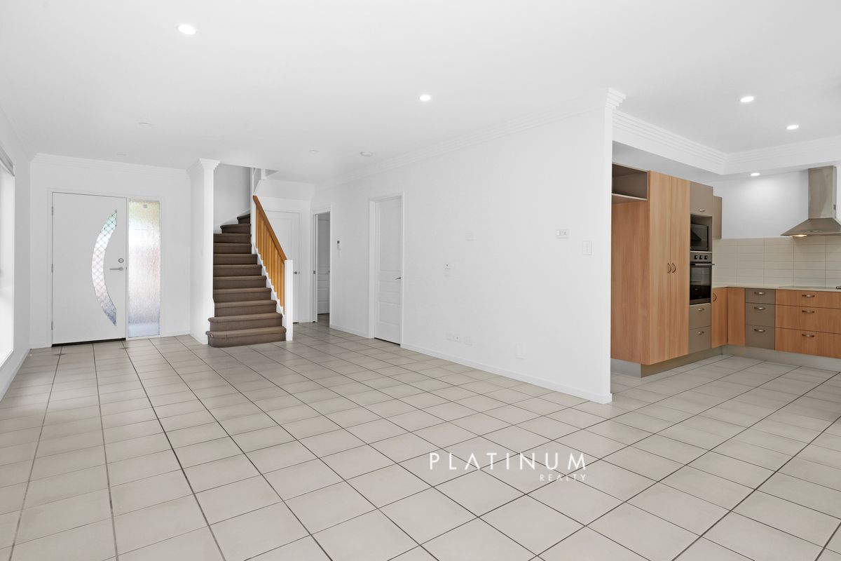 80 Olympus Drive, Robina