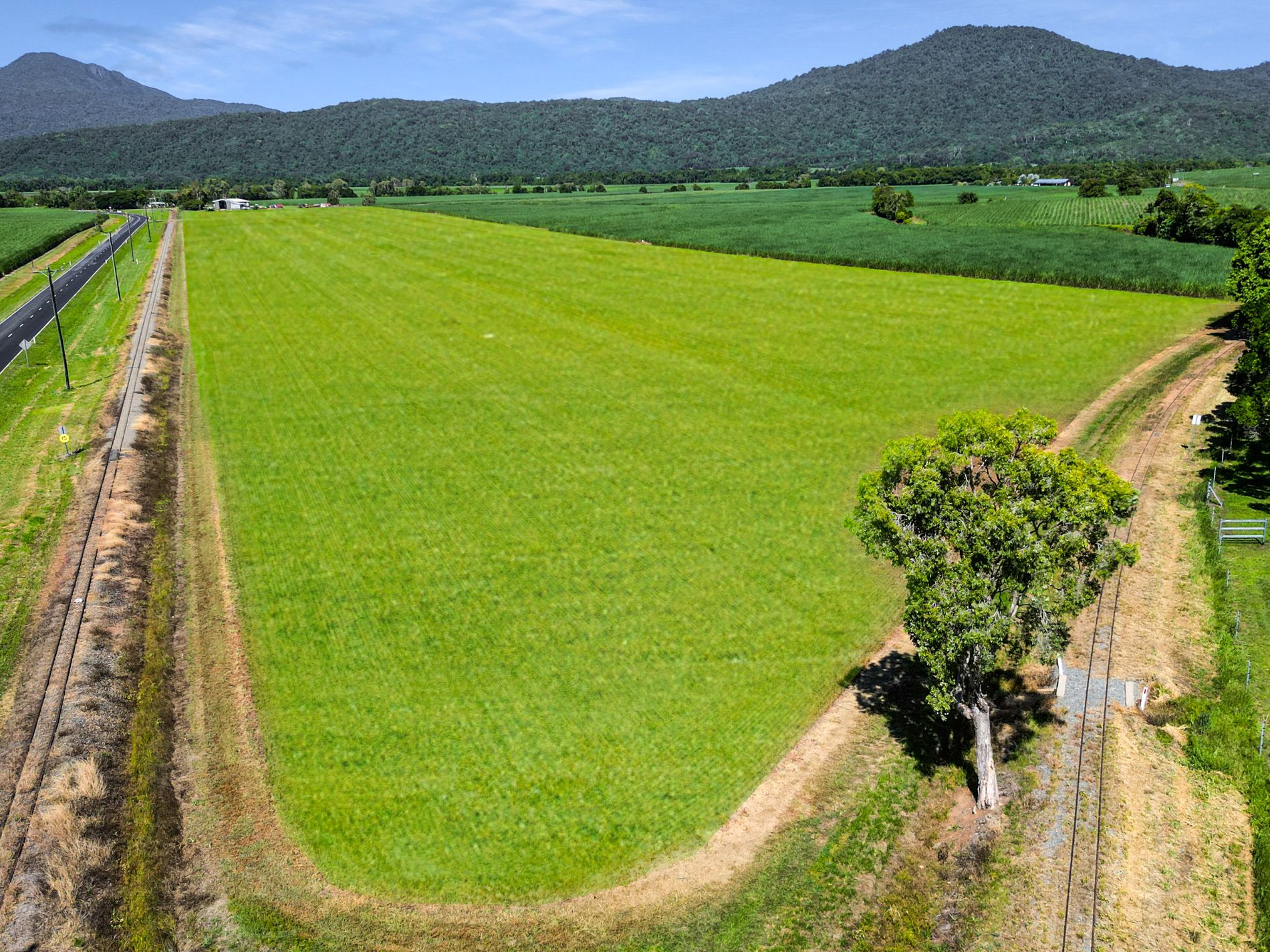 22 Pine Creek - Yarrabah Road, Green Hill