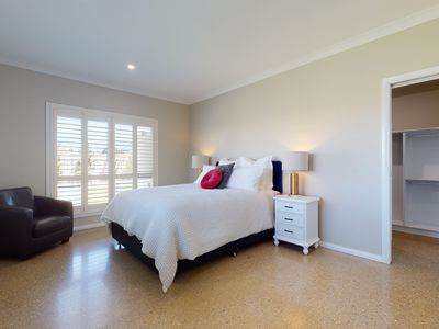70 Champagne Drive, Dubbo