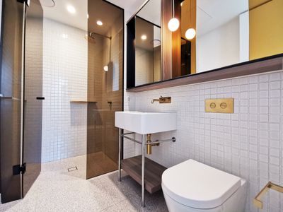 911 / 160 Victoria Street, Carlton