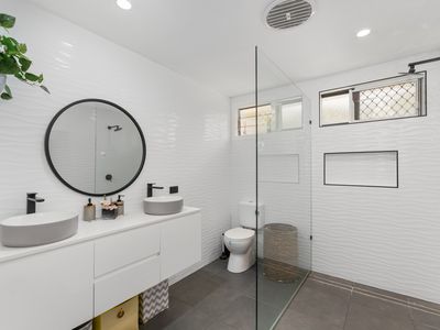 10 Mount Louisa Drive, Mount Louisa