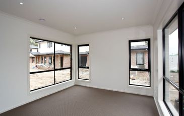2-4 Edinburgh Drive, Beaconsfield