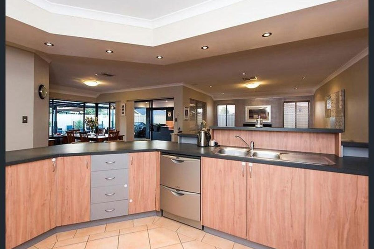 12 Brenchley Drive, Atwell