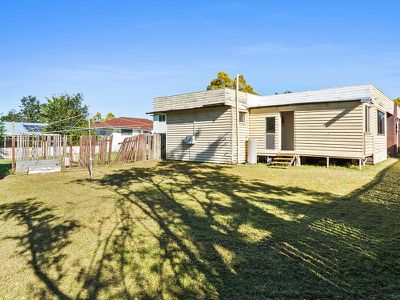 11 Elaine Street, North Booval