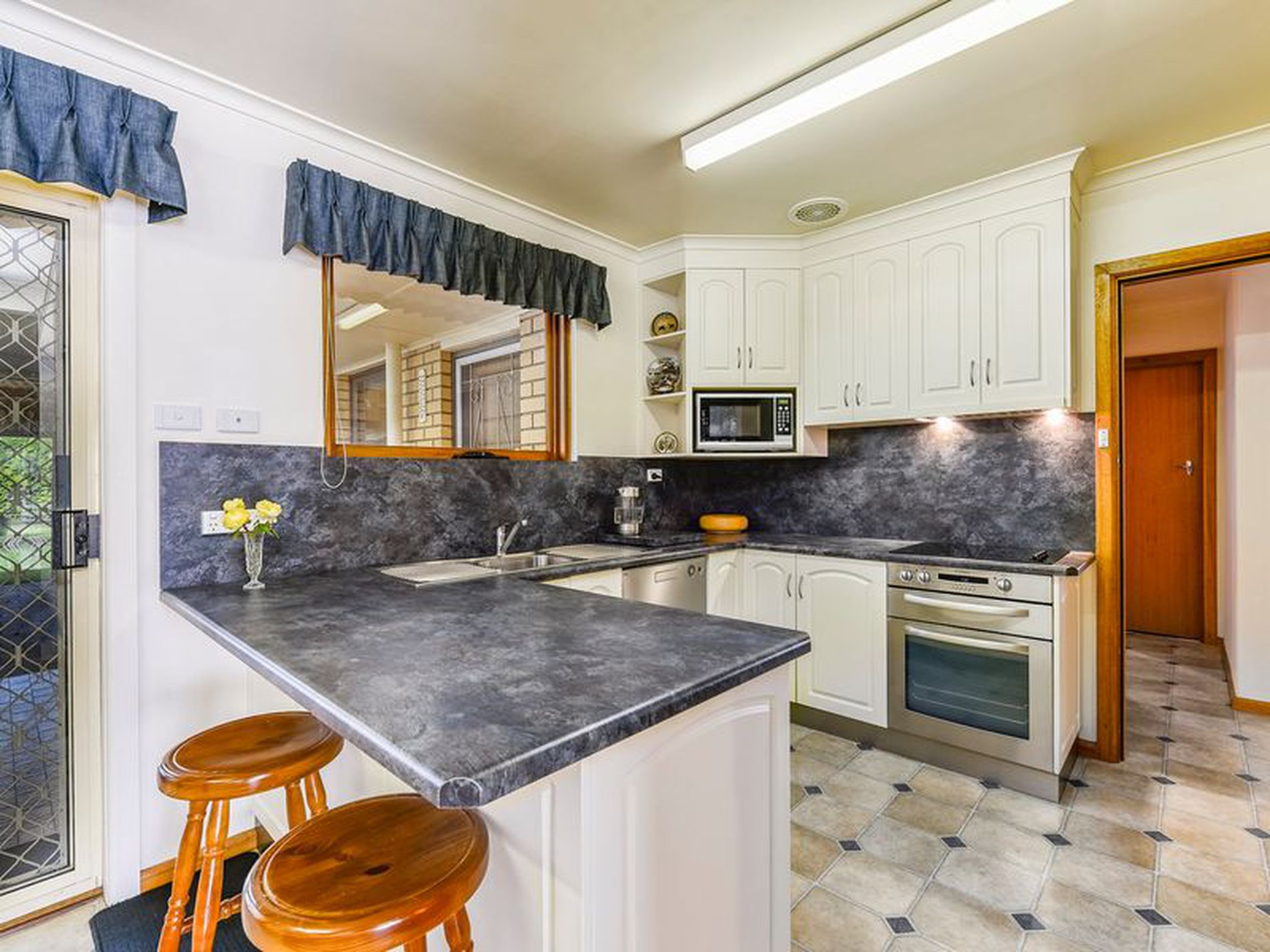 17 White Street, Millicent