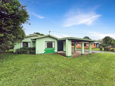 51 Planet Avenue, Atherton