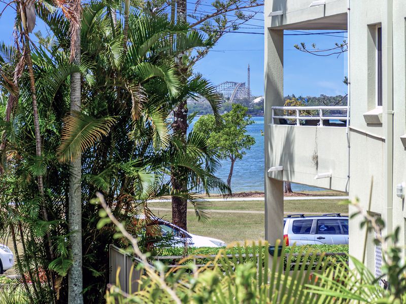 2 / 3 Robert Street, Labrador