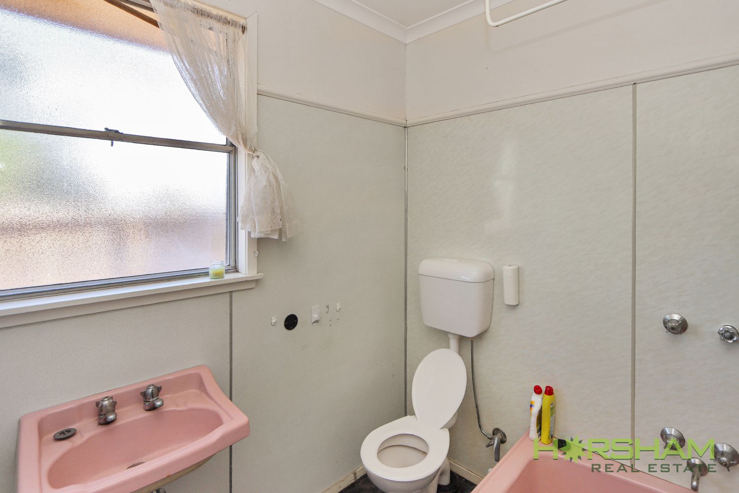 2 Bleakley Street, Horsham