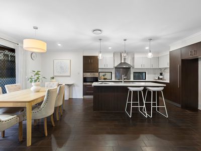 6 Lachlan Drive, Wakerley