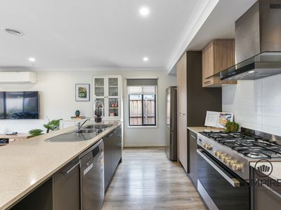27 Cherokee Parade, Clyde