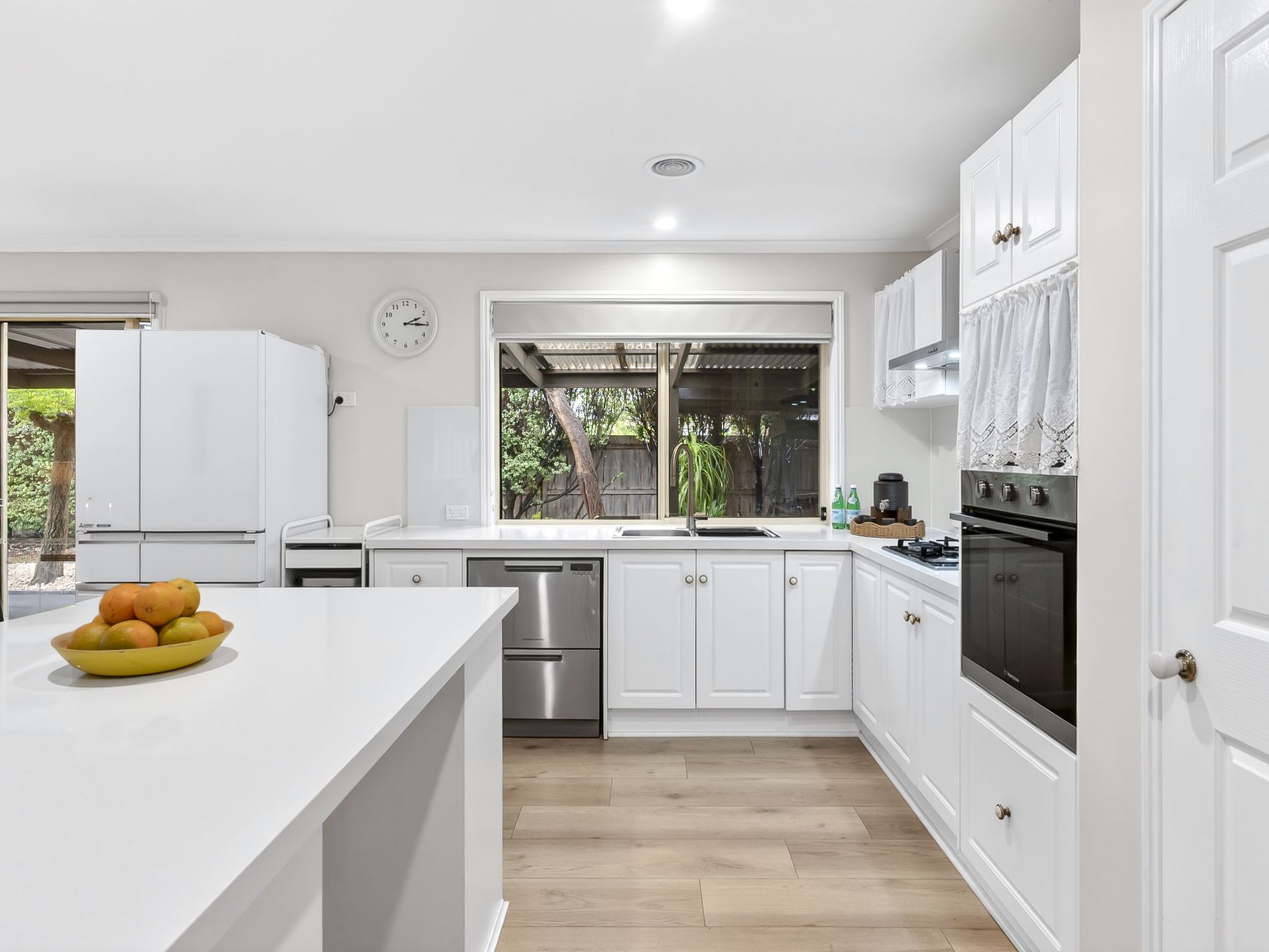 16 Skylark Court, Lara