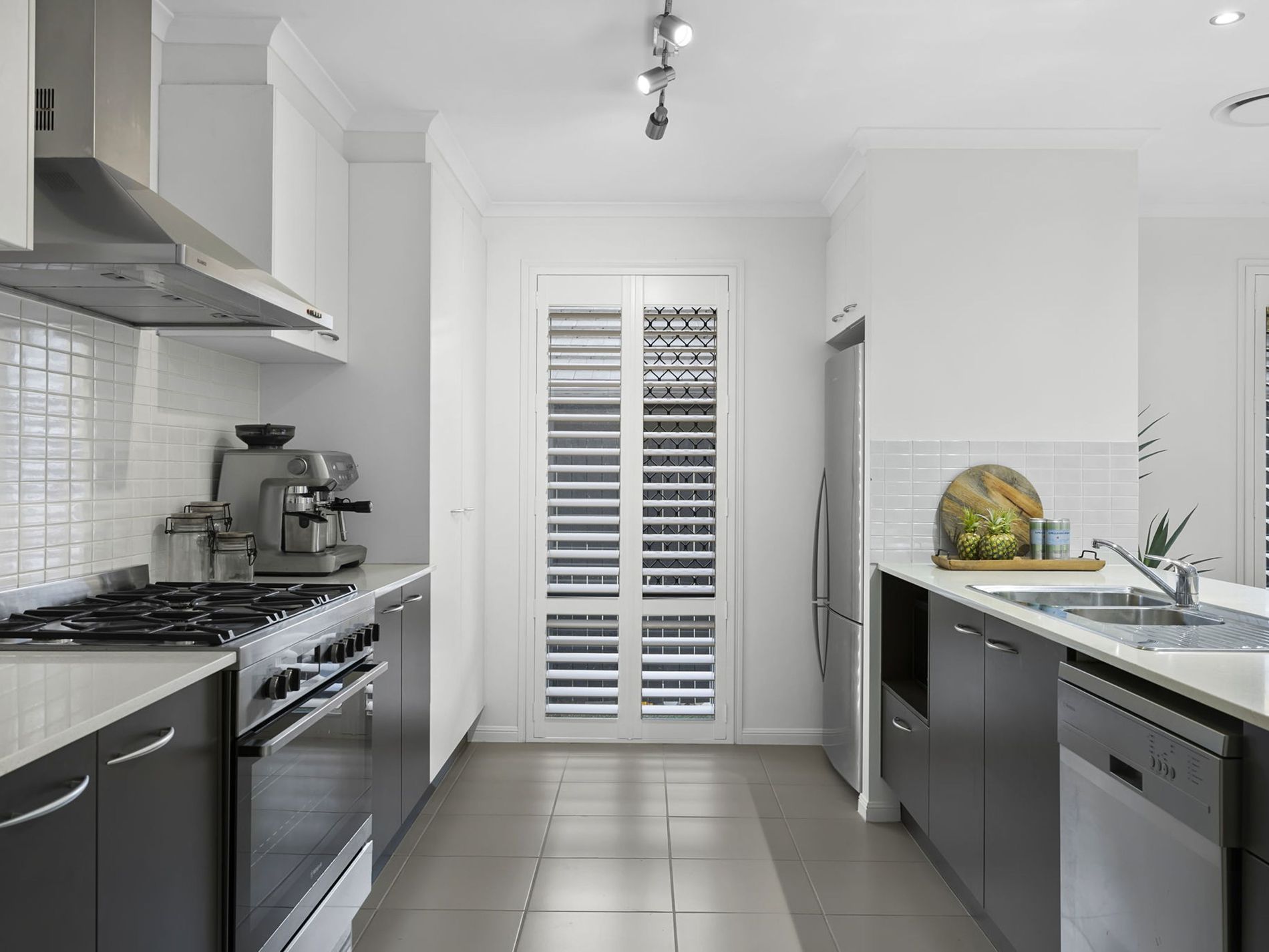9 Feathertail Place, Wakerley
