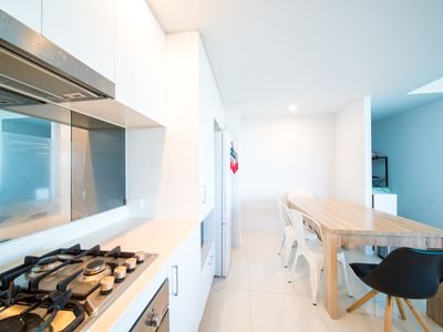 21006 / 5 Harbour Side Court, Biggera Waters