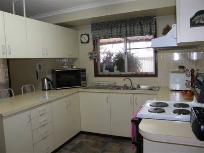 2 Nardoo Loop, Newman